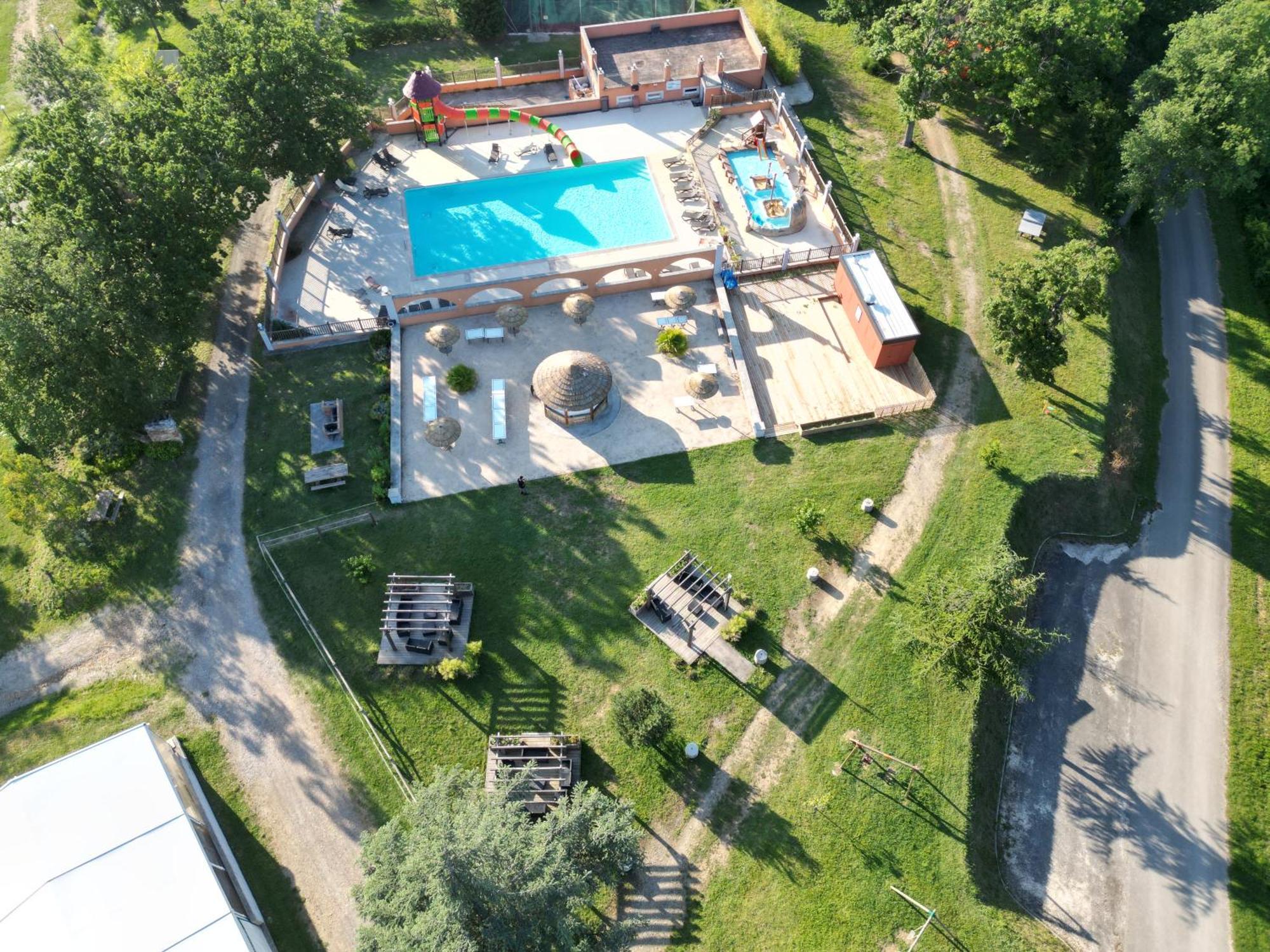 Camping Domaine De Senaud アルボン エクステリア 写真