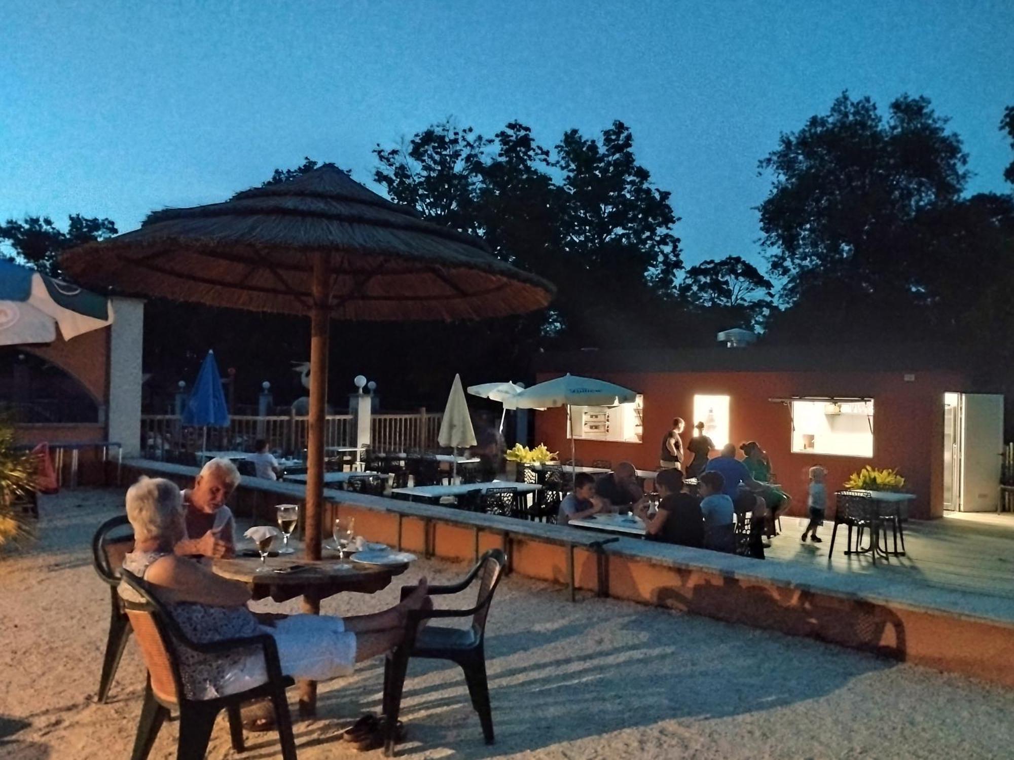 Camping Domaine De Senaud アルボン エクステリア 写真