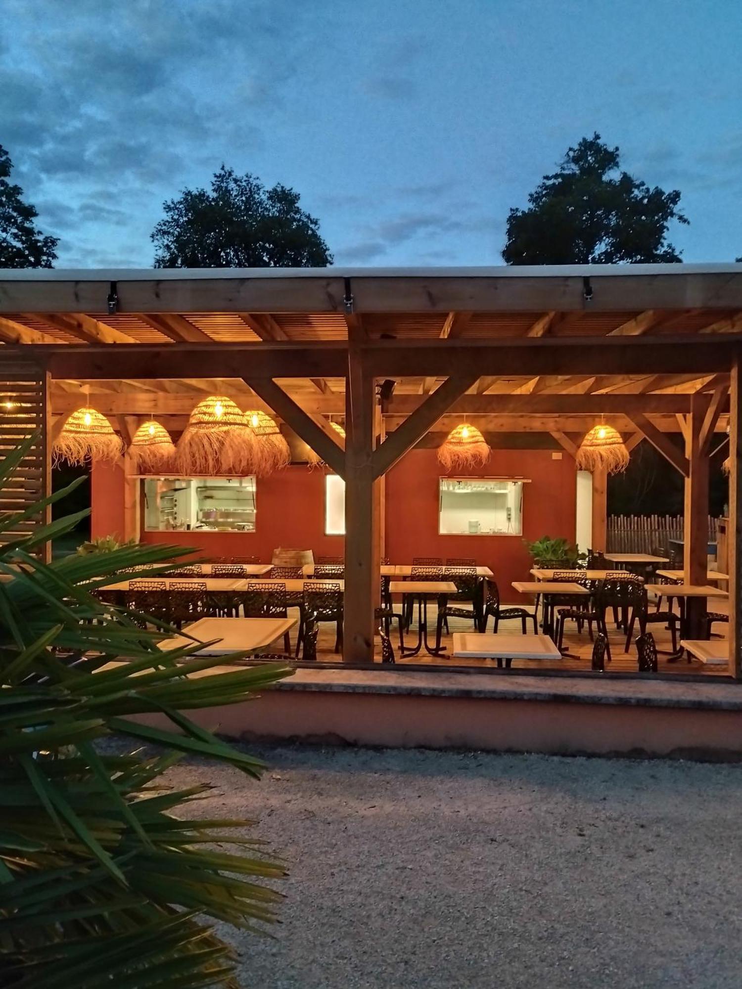 Camping Domaine De Senaud アルボン エクステリア 写真